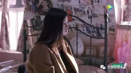 蒋姑娘一直作为娱乐圈“微胖”的三座大山之一!一直以来穿衣也是真真的有些问题,你会发现: