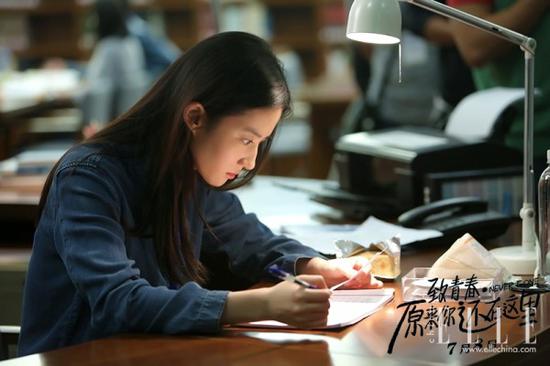 学生时代丑哭了的那款发型,郑爽谭松韵却赢了!