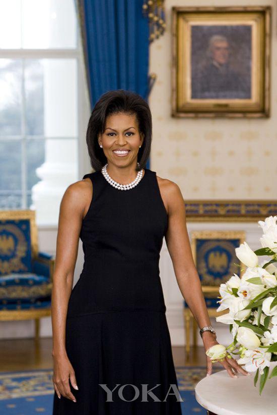 Michelle Obama佩戴Cartier Tank Francaise精钢腕表
