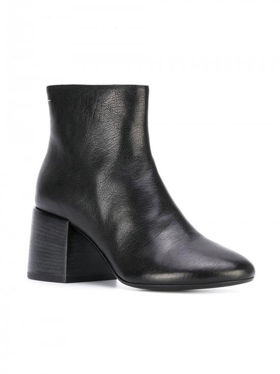 MM6 MAISON MARGIELA 及踝靴¥5,445 MM6 MAISON MARGIELA 及踝靴¥5,445
