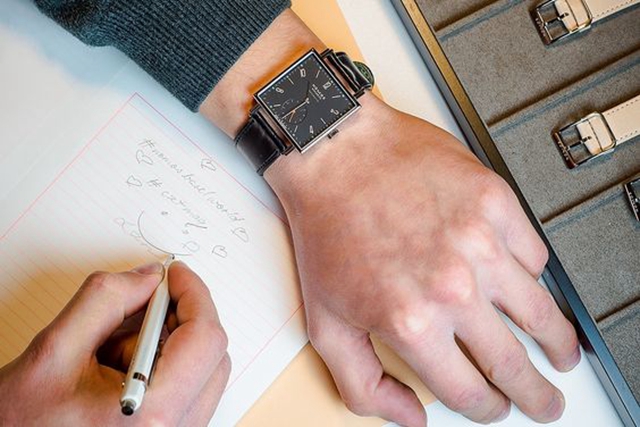 NOMOS Tetra neomatik腕表,图片来源于Pinterest。