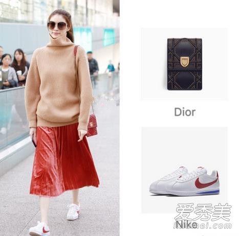 为了增长亮点，用Nike小白鞋和迪奥的红色包包出位，简单甜美，很合适出街。