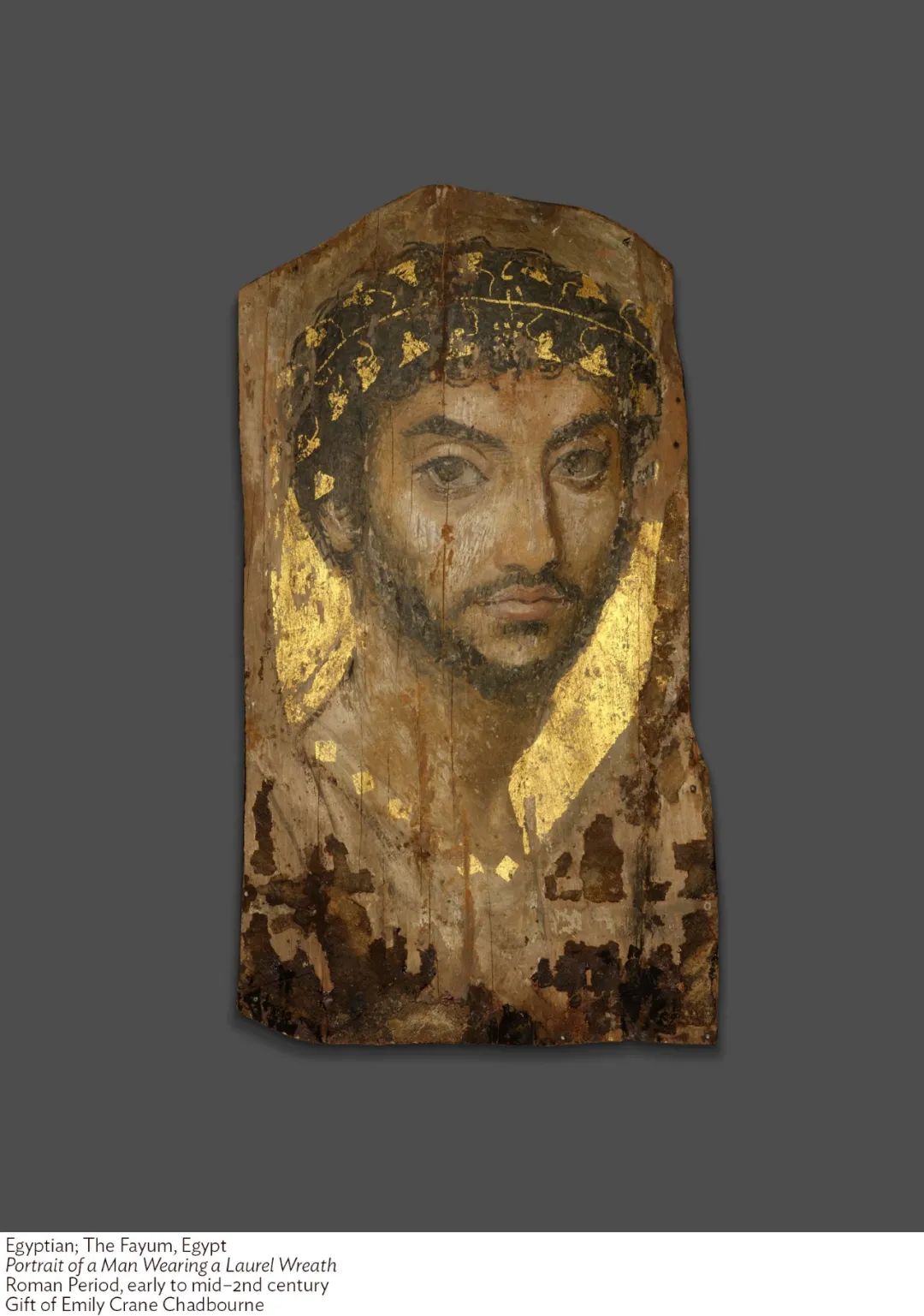  古埃及法雍木乃伊肖像中，人物肩部的线条虽然不清晰，但经鉴定使用的是茜草染料