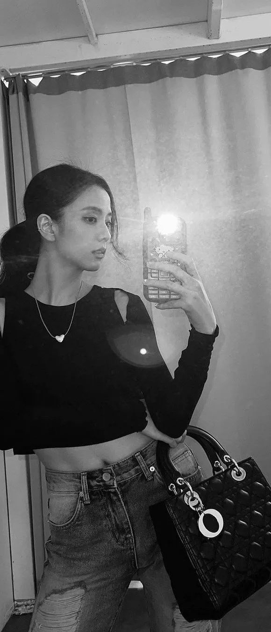 BLACKPINK回归 是美女们的刘海劫?