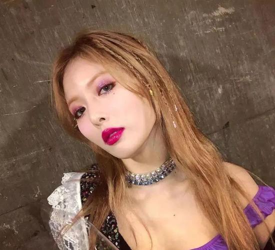 紫色系妆容难道到现在还没有过时吗? 紫色系妆容难道到现在还没有过时吗?