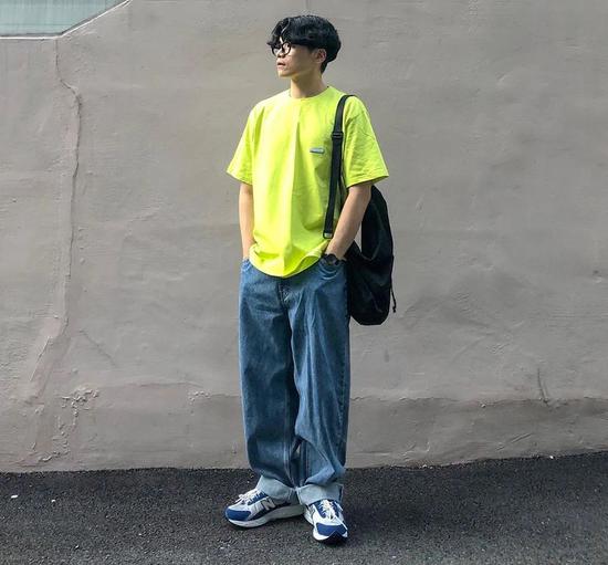 欧美风工装满大街都是 复古港风穿搭要成为新潮流插图(30) 欧美风工装满大街都是 复古港风穿搭要成为新潮流