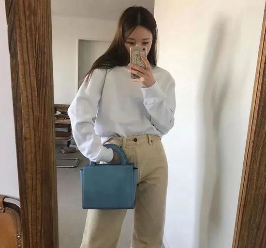 赵丽颖一张路透生图 一百万网友种草了她的饭盒包插图(42) 赵丽颖一张路透生图 一百万网友种草了她的饭盒包