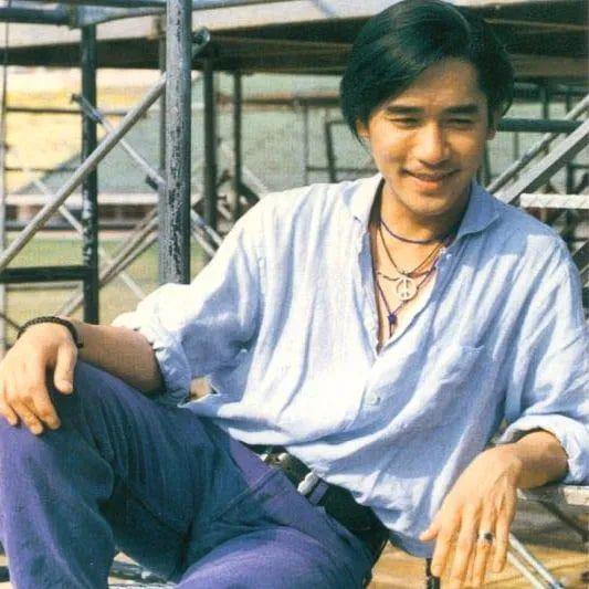 欧美风工装满大街都是 复古港风穿搭要成为新潮流插图(14) 欧美风工装满大街都是 复古港风穿搭要成为新潮流