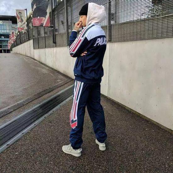 ▲ 以撞色的搭配让细节也能充满吸睛亮点,为整体注入一股潮流焦点