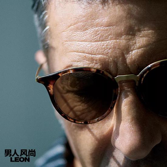 4、金属塑料混合镜框的波士 顿太阳镜,古典又很时尚