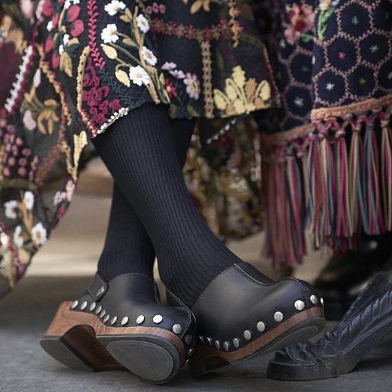 Dior秋冬系列木底鞋 图片来源：Dior