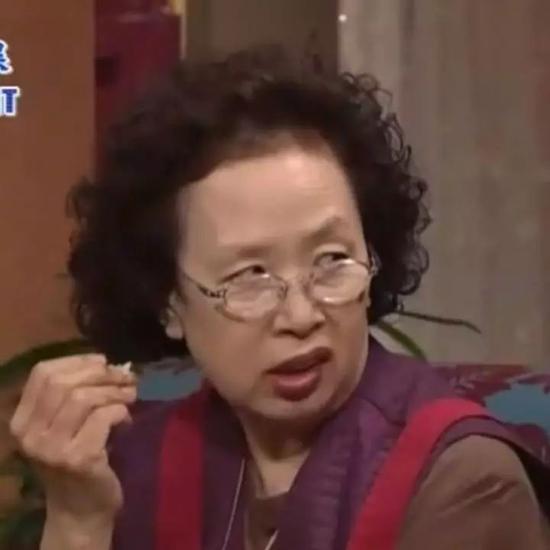 拍足二十下才能把化妆水拍进皮肤里?看这篇文章来击碎谣言
