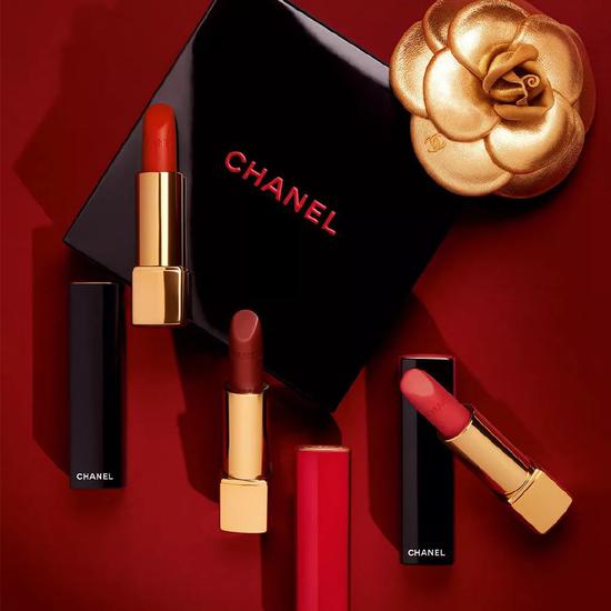 cr:CHANEL