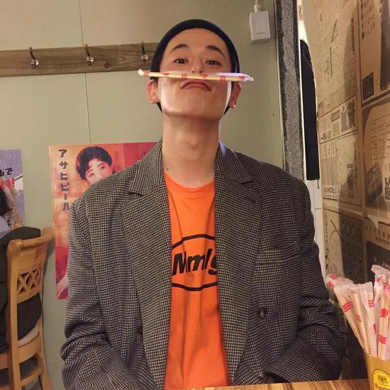 潮牌主理人的穿搭什么水平 看看这对模特情侣插图(17) 潮牌主理人的穿搭什么水平 看看这对模特情侣