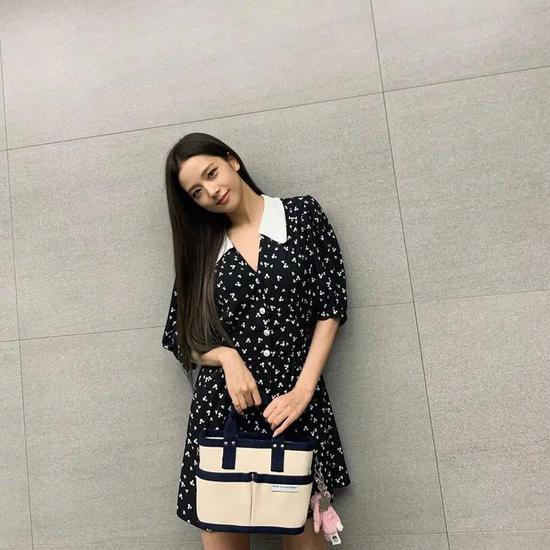 Jisoo 帆布包:AVAM