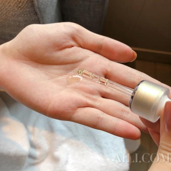 喝完秋季的第一杯奶茶 到了护肤油该登场的时候啦