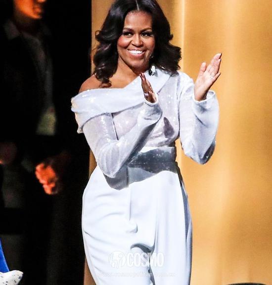 Michelle Obama身着Sally Lapointe