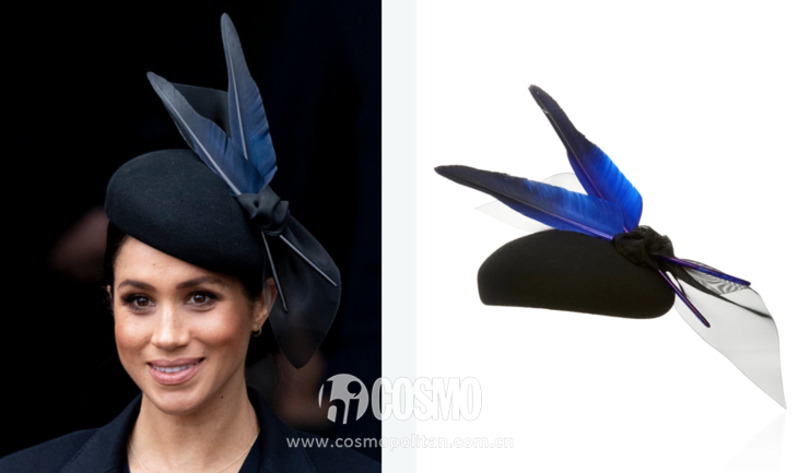 帽子: Awon Golding Millinery‘Vika ’雞尾酒帽。