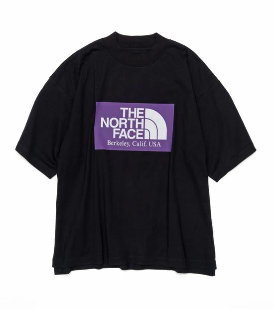 TNF紫标的夏日短Tee，紫色的胸前logo让简单沉闷的黑色Tee也显得不那么单调