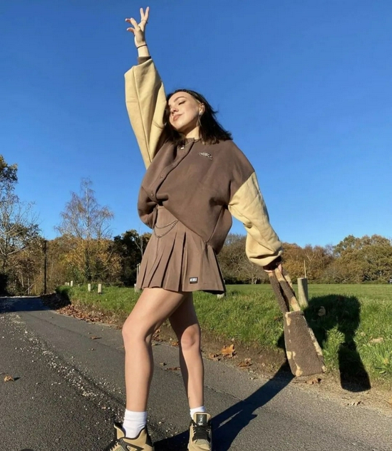 入秋后的第一件卫衣,竟然和王一博、周雨彤穿了同款!-幽兰花香 入秋后的第一件卫衣,竟然和王一博、周雨彤穿了同款!-幽兰花香