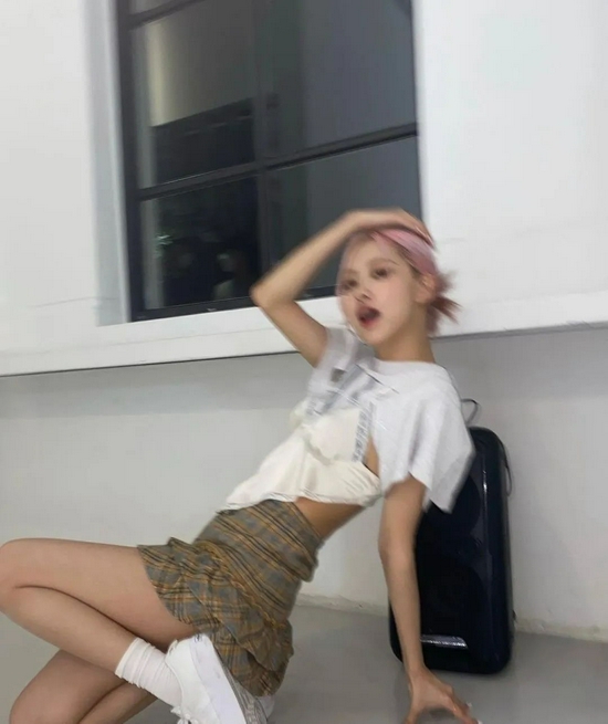 早秋的一张安全牌:永不过时的格纹!倪妮、刘雯、SOMI的穿法各有千秋!-幽兰花香 早秋的一张安全牌:永不过时的格纹!倪妮、刘雯、SOMI的穿法各有千秋!-幽兰花香