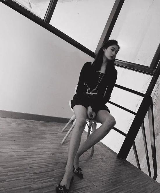 汉服深色系女生穿搭,汉服深色系女生穿搭图片