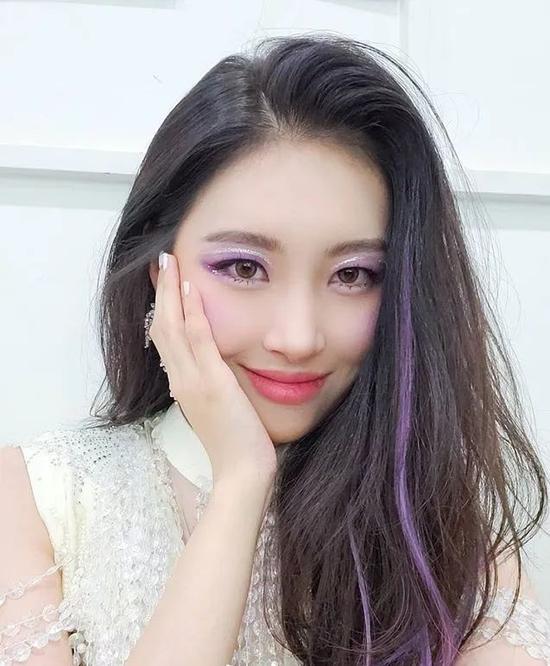 紫色系妆容难道到现在还没有过时吗? 紫色系妆容难道到现在还没有过时吗?
