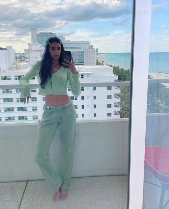 bella当年喜欢james,bella weir分手 能让肯豆bella出面当伴娘的,到底是什么级别的网红?