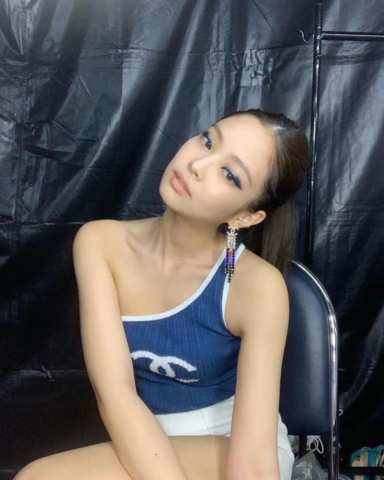 陈赫的“蓝色妖姬妆”究竟是何方神圣? 陈赫的“蓝色妖姬妆”究竟是何方神圣?