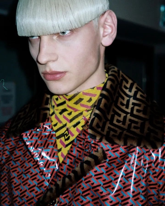 Versace 的 Monogram 印花