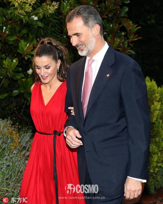 西班牙国王费利佩和王后莱蒂齐亚出席赫罗纳亲王基金会颁奖仪式