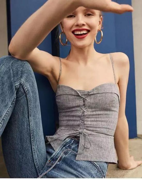 平胸怎么穿好看?穿什么都很美!