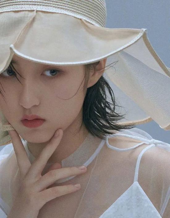 史上最强的00后穿搭 90后都输了插图(25) 史上最强的00后穿搭 90后都输了