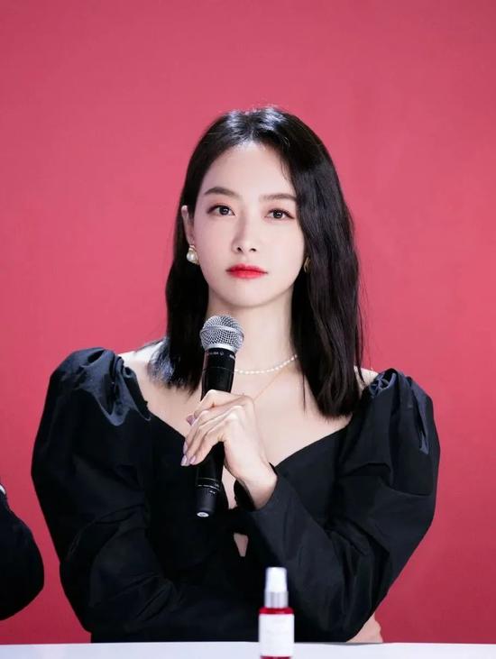 比千颂伊还拽 徐睿知的魔女范儿还不是靠ta插图(20) 比千颂伊还拽 徐睿知的魔女范儿还不是靠ta