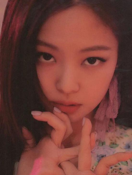 图源：ins@lblackpink.jennie