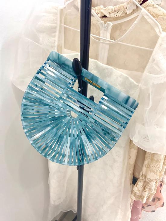 草编包到底有多火 又懒又甜最适合夏天插图(30) 草编包到底有多火 又懒又甜最适合夏天