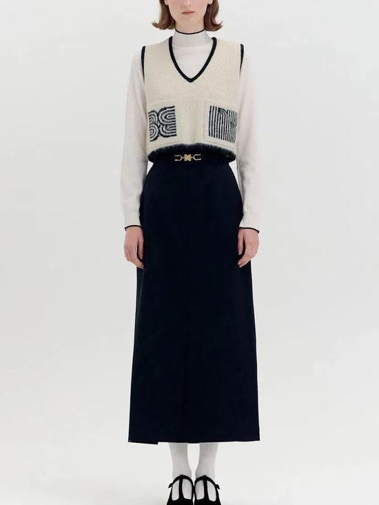 搭衬衫、连衣裙、羽绒服啥都行 百搭单品非它莫属
