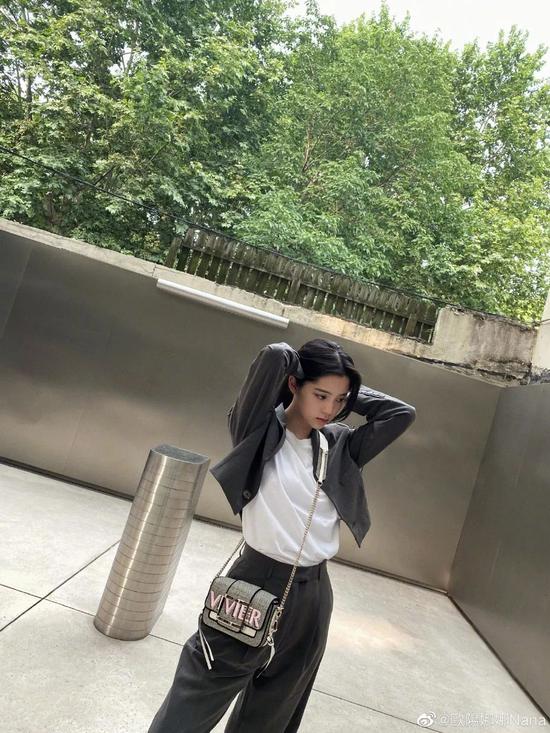 史上最强的00后穿搭 90后都输了插图(19) 史上最强的00后穿搭 90后都输了