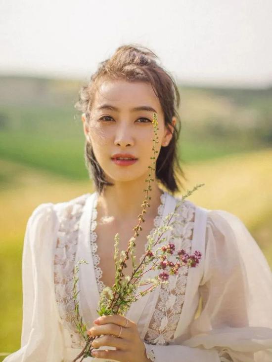 比千颂伊还拽 徐睿知的魔女范儿还不是靠ta插图(19) 比千颂伊还拽 徐睿知的魔女范儿还不是靠ta