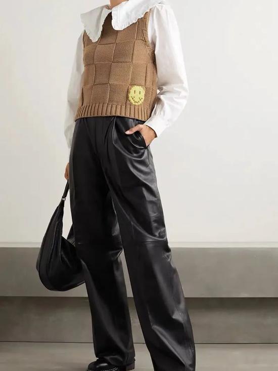 搭衬衫、连衣裙、羽绒服啥都行 百搭单品非它莫属