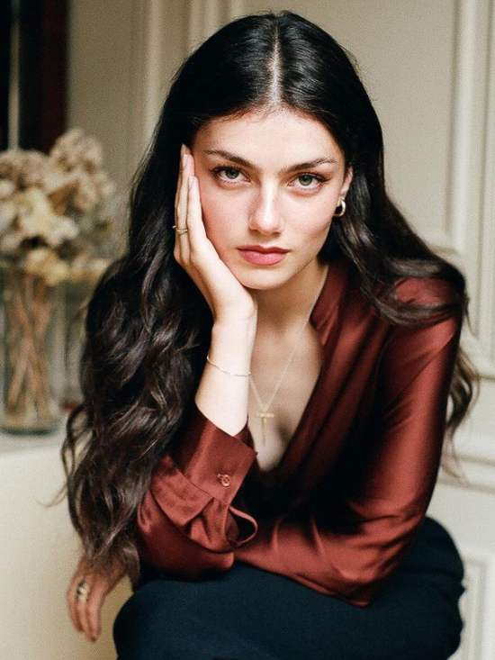 图源:视觉中国、ins@tamaramory、zoiamossour