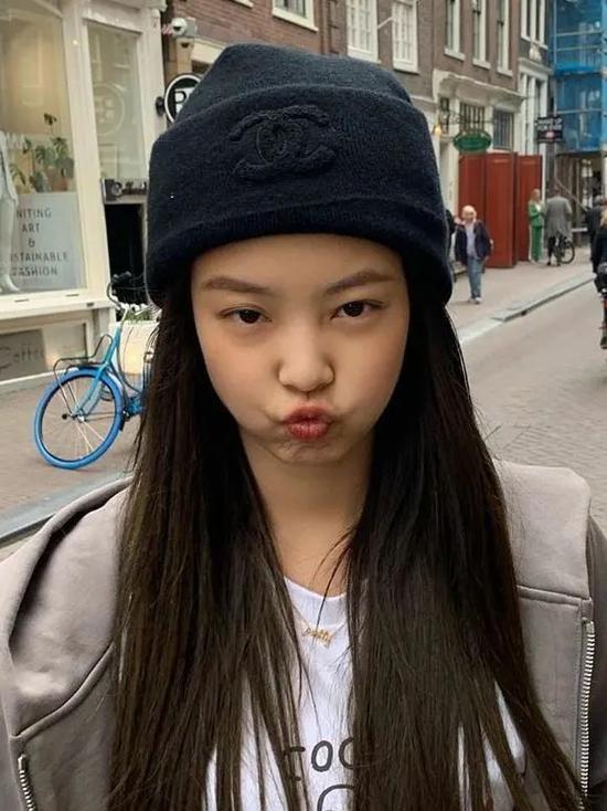 图源：ins@lblackpink.jennie