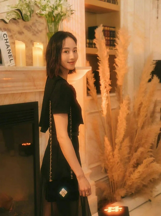 迪丽热巴欧阳娜娜的短发 容易打理还显脸小-幽兰花香 迪丽热巴欧阳娜娜的短发 容易打理还显脸小-幽兰花香
