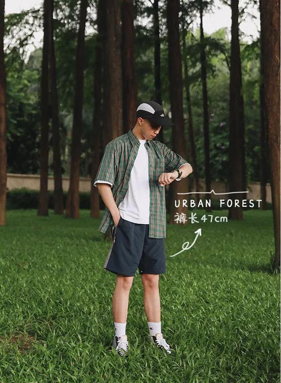短袖:POOF / 衬衫:私物 / 帽子:TNF / 短裤:URBAN FOREST