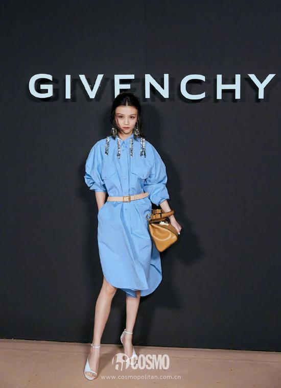 春夏身着Givenchy