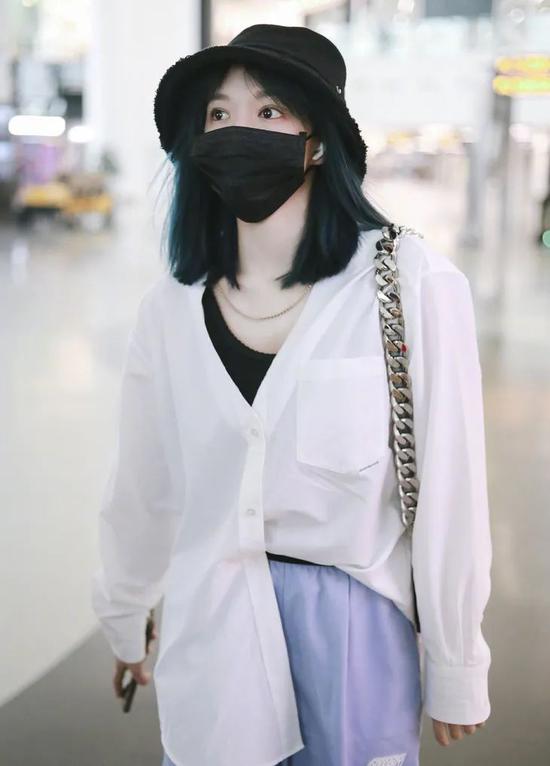红唇白衬衫 赵薇示范的是第二种打开方式插图(31) 红唇白衬衫 赵薇示范的是第二种打开方式