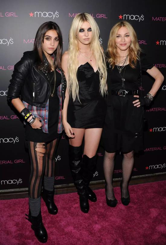 Madonna、大女儿Lourdes Leon 与“Material Girl” 的第一位代言人、”Gossip Girl” 的演员Taylor Momsen