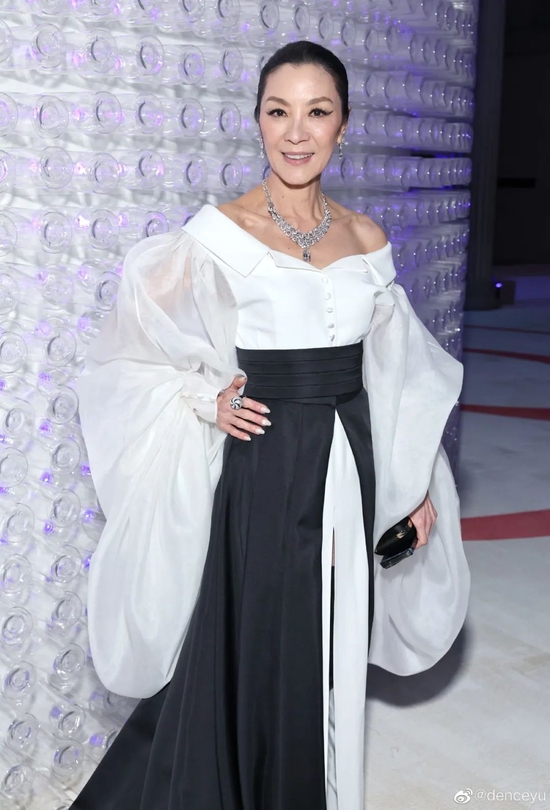 MET GALA�ϱ����ǻ�ҫ�۵ĸ߼��鱦