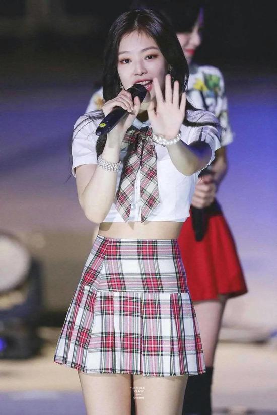 别再买“BM风”小短裙了2020年流行的裙子长这样 别再买“BM风”小短裙了2020年流行的裙子长这样