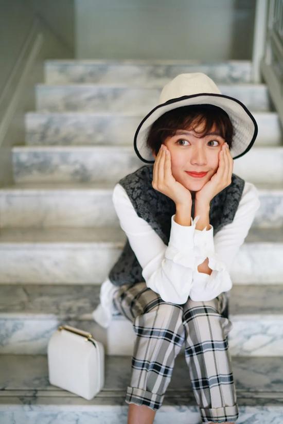 搭衬衫、连衣裙、羽绒服啥都行 百搭单品非它莫属